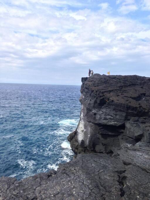 Hau'Oli Place Tiki Cottage In โวลคาโน ภายนอก รูปภาพ