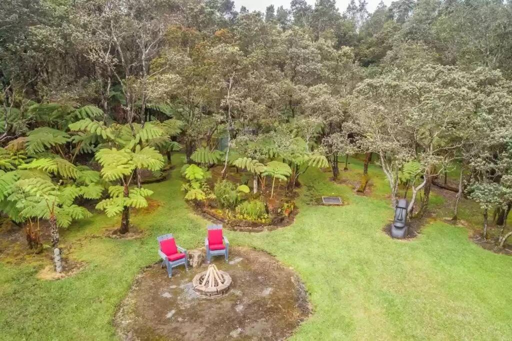 Hau'Oli Place Tiki Cottage In โวลคาโน ภายนอก รูปภาพ