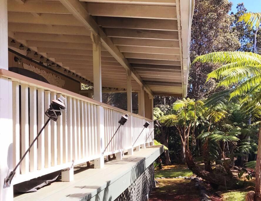 Hau'Oli Place Tiki Cottage In โวลคาโน ภายนอก รูปภาพ