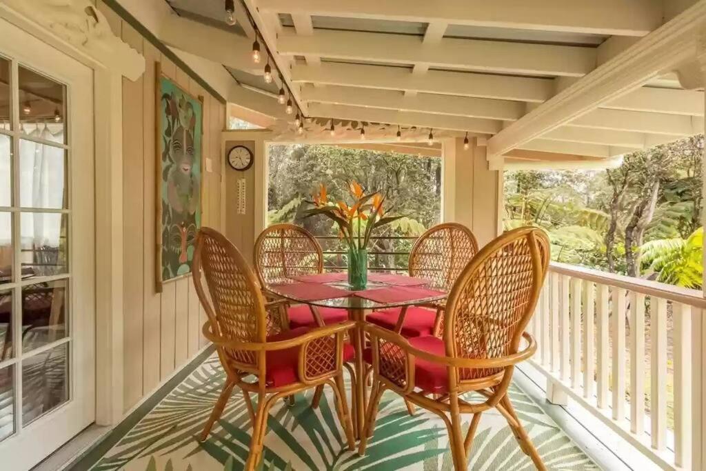 Hau'Oli Place Tiki Cottage In โวลคาโน ภายนอก รูปภาพ
